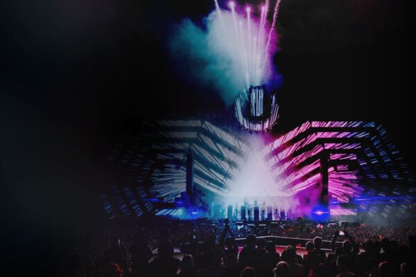 Novastar COEX Control System MX40 Pro 4K LED Sending Box LED Display Controller for 3D xR Solution